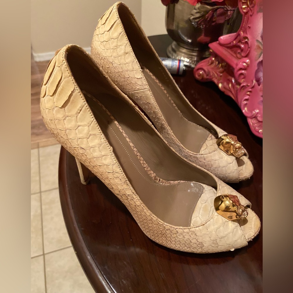 💗ALEXANDER MCQUEEN SNAKESKIN PEEP TOE PUMPS